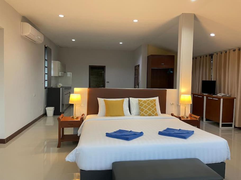 Blue Beach Apartment Rawai Exterior photo